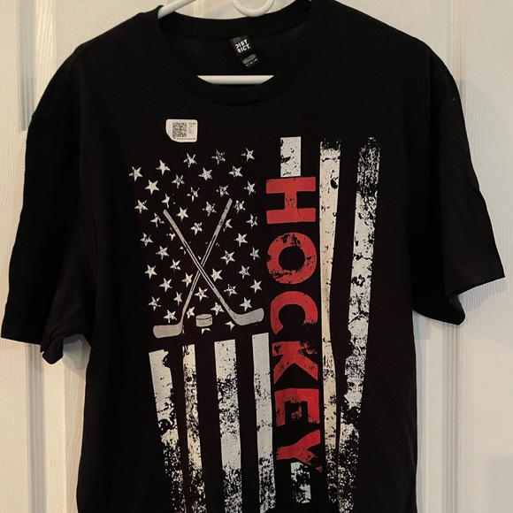 District Other - NEW District Mens Ice Hockey Tshirt Size XL American Flag